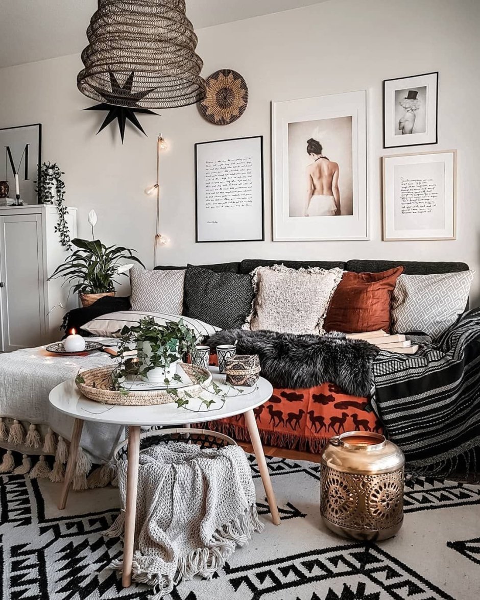 Гостиная в стиле бохо в дереве