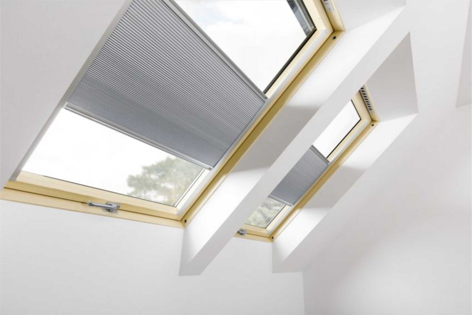 Мансардное карнизные окна Велюкс