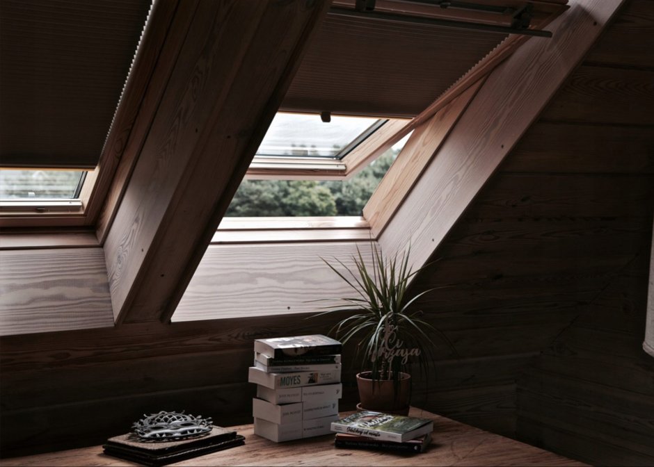 Мансардные окна Велюкс с электроприводом