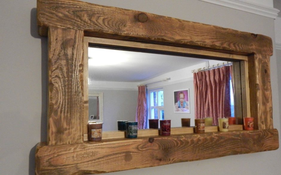 Деревянное зеркало в ванную