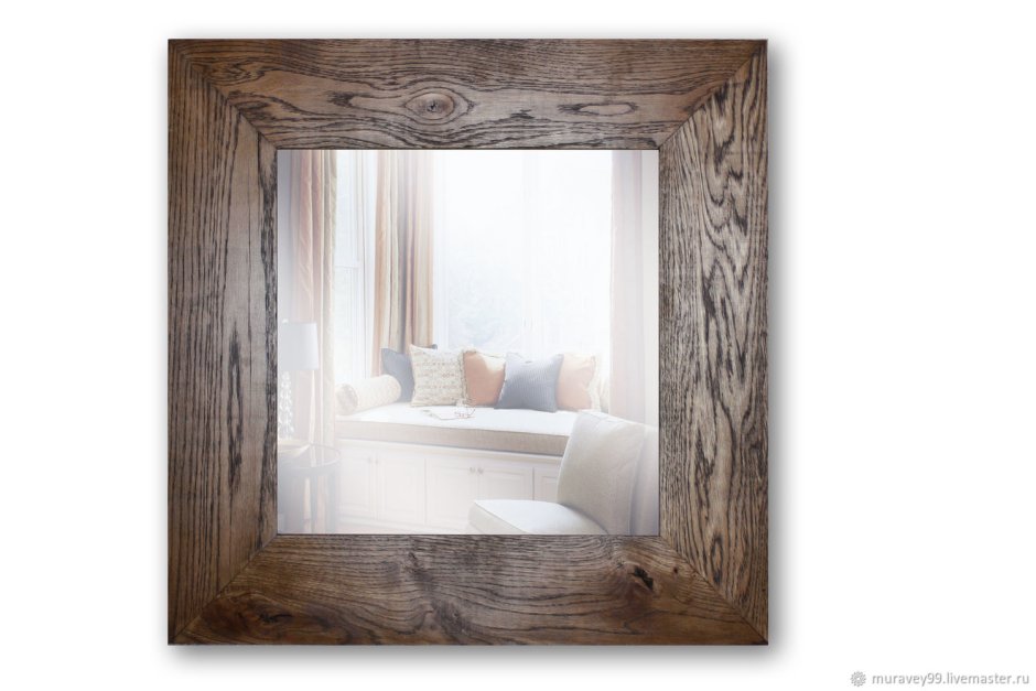 Зеркало в рамке для прихожей