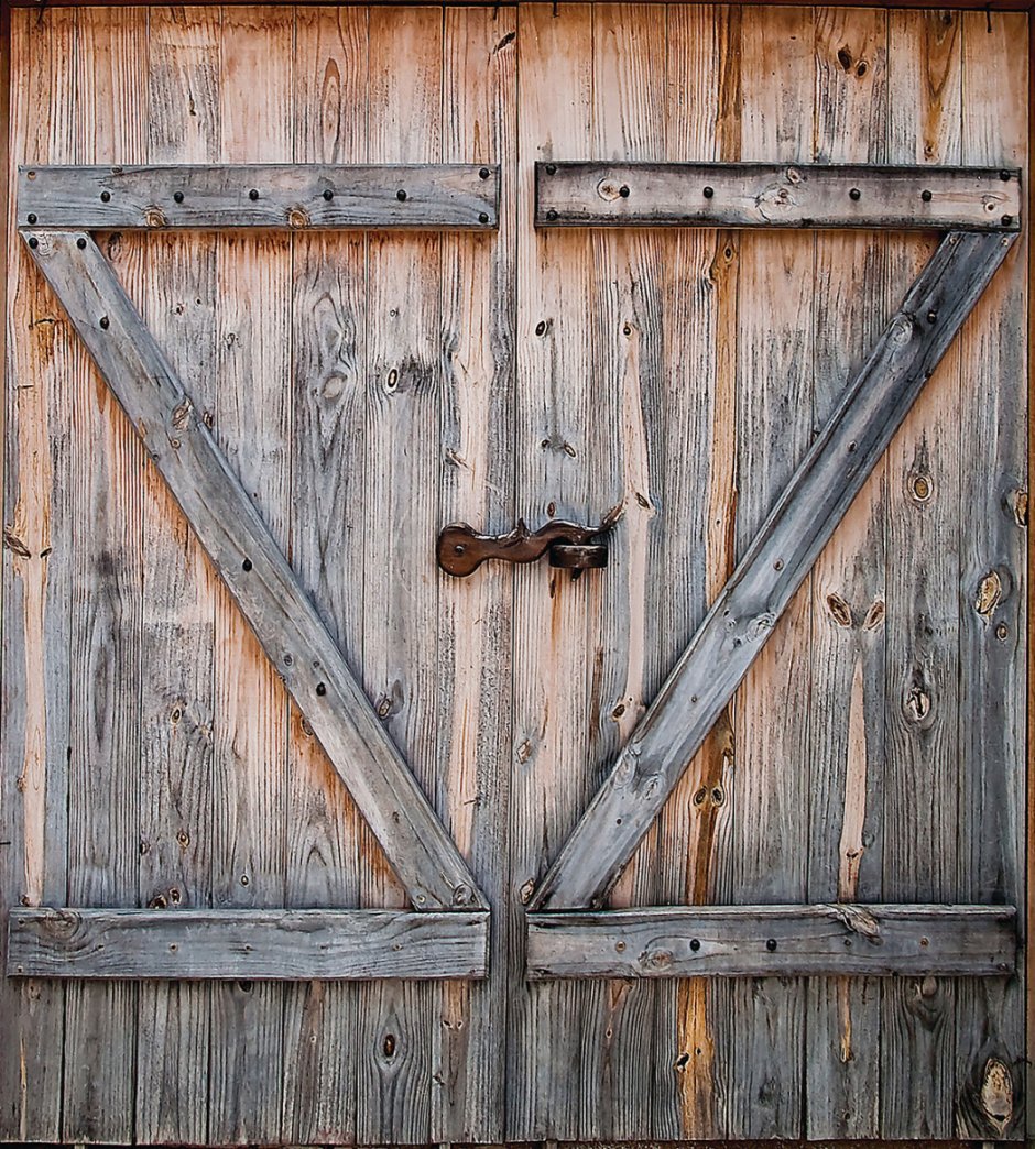 Старинные деревянные ворота