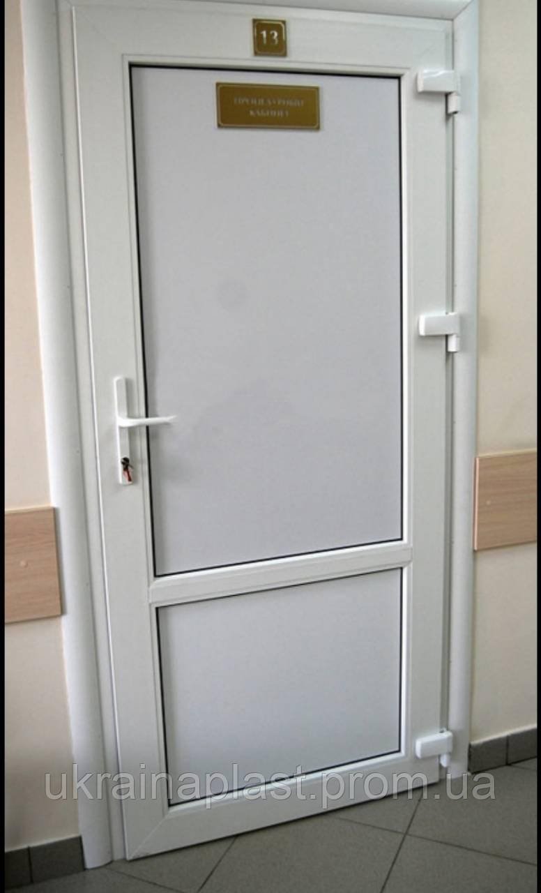 Дверь пластиковая глухая входная 900х2100