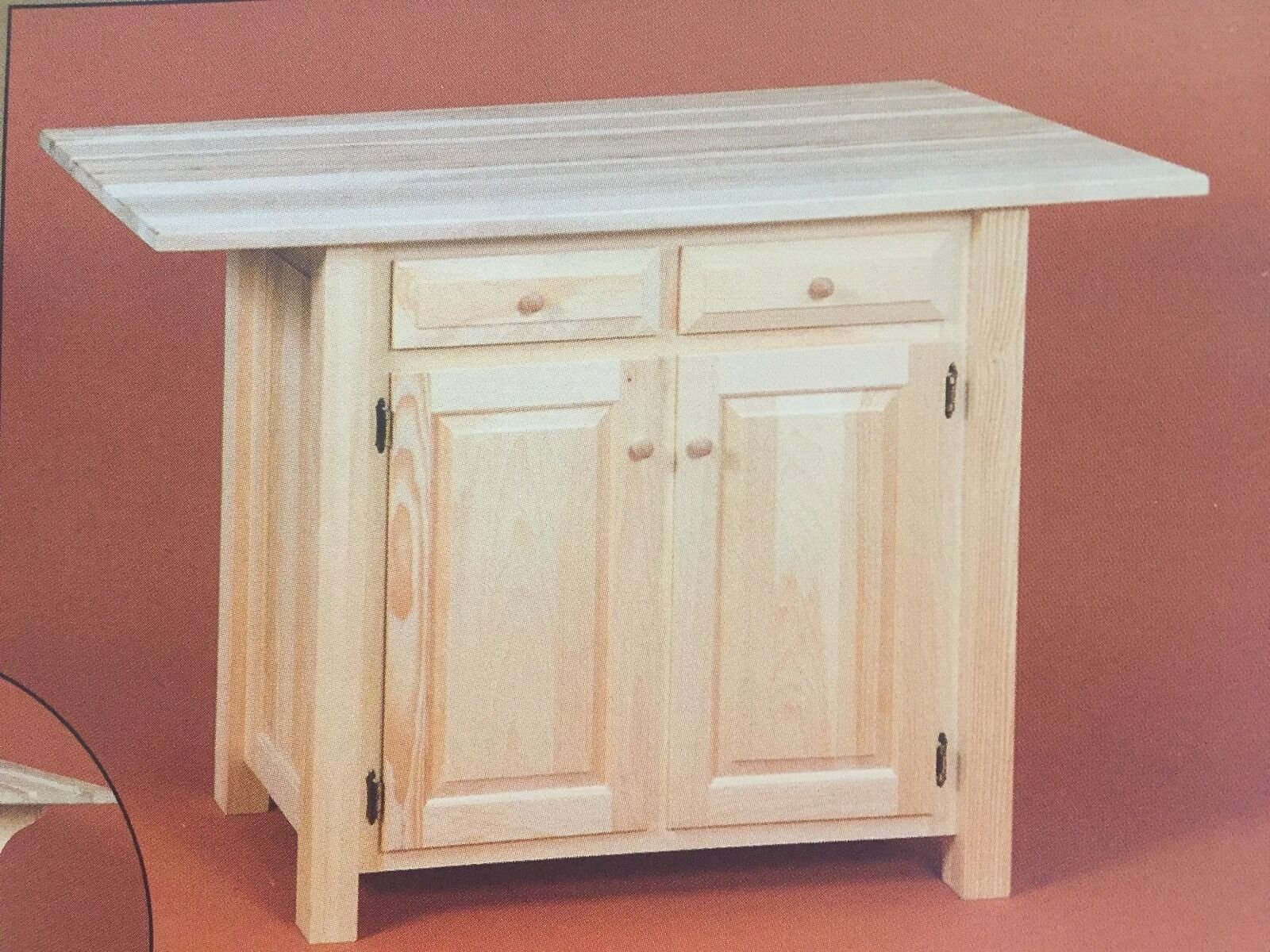 Кухонные столы с ящиками для кухни. Стол кухонный с дверцами. Кухонный разделочный стол. Кухонный стол с дверками. Разделочный стол из дерева.