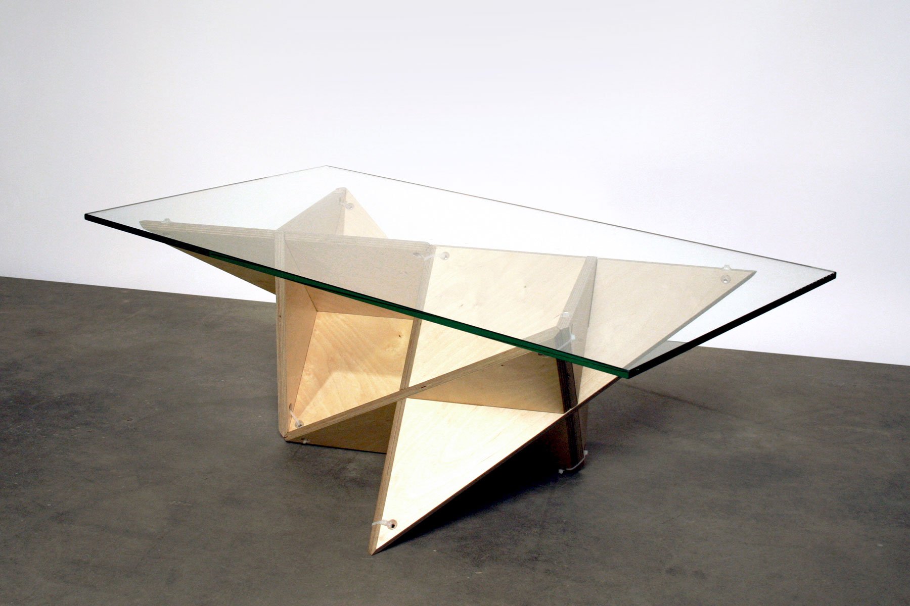 Unique explore. Журнальный столик Origami Goyo. Необычные столы. Дизайнерские столы из стекла. Необычный дизайнерский журнальный стол.