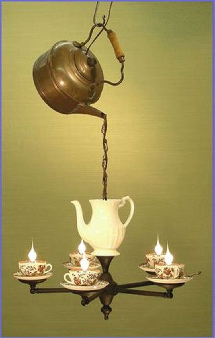 Люстра чайник с чашками