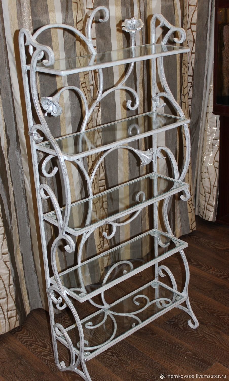 Железные полки для кухни