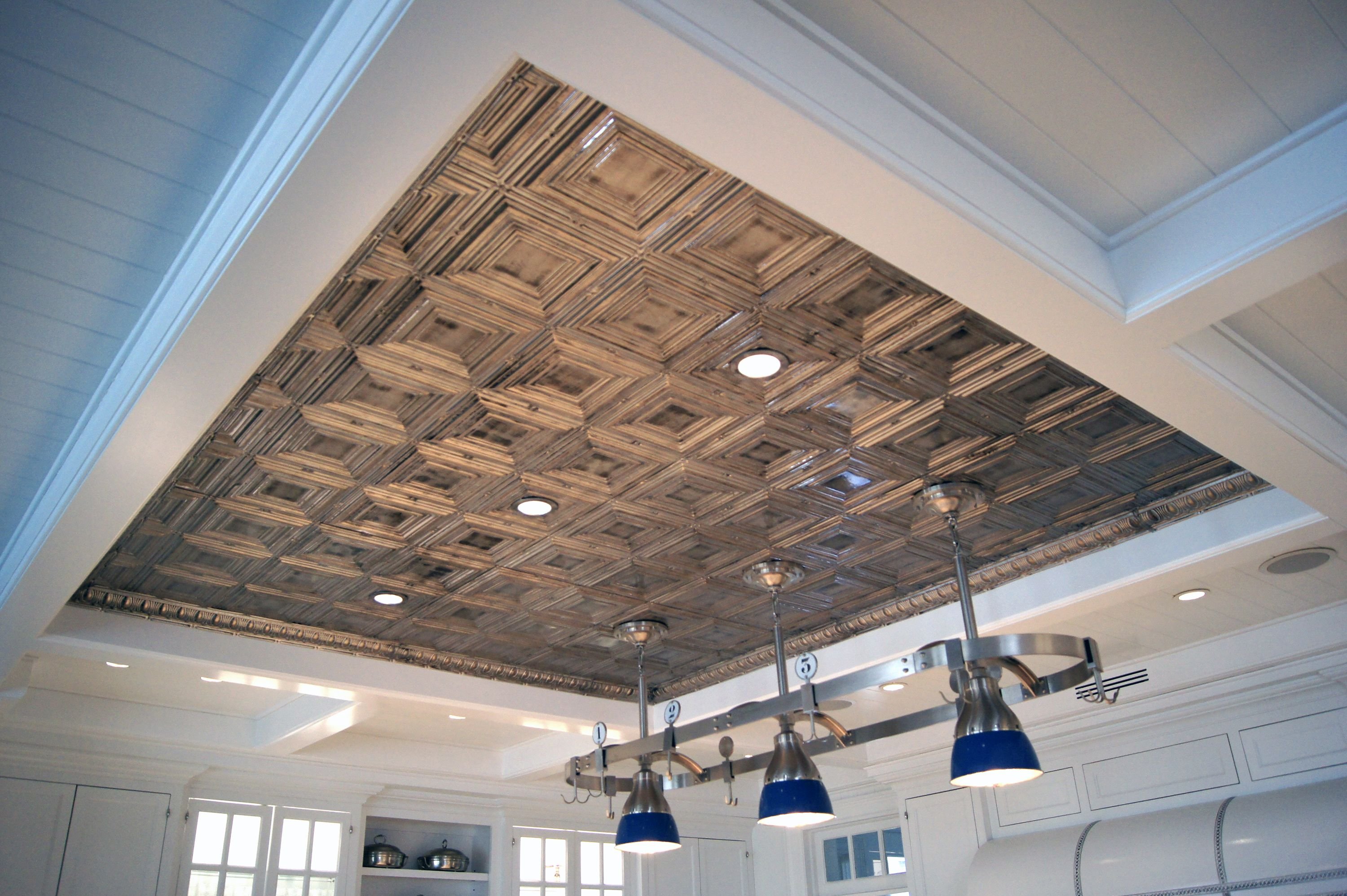 Способы отделки потолка. Хантер Дуглас реечный потолок. Кессонный потолок. Потолочные панели. Креативный потолок.