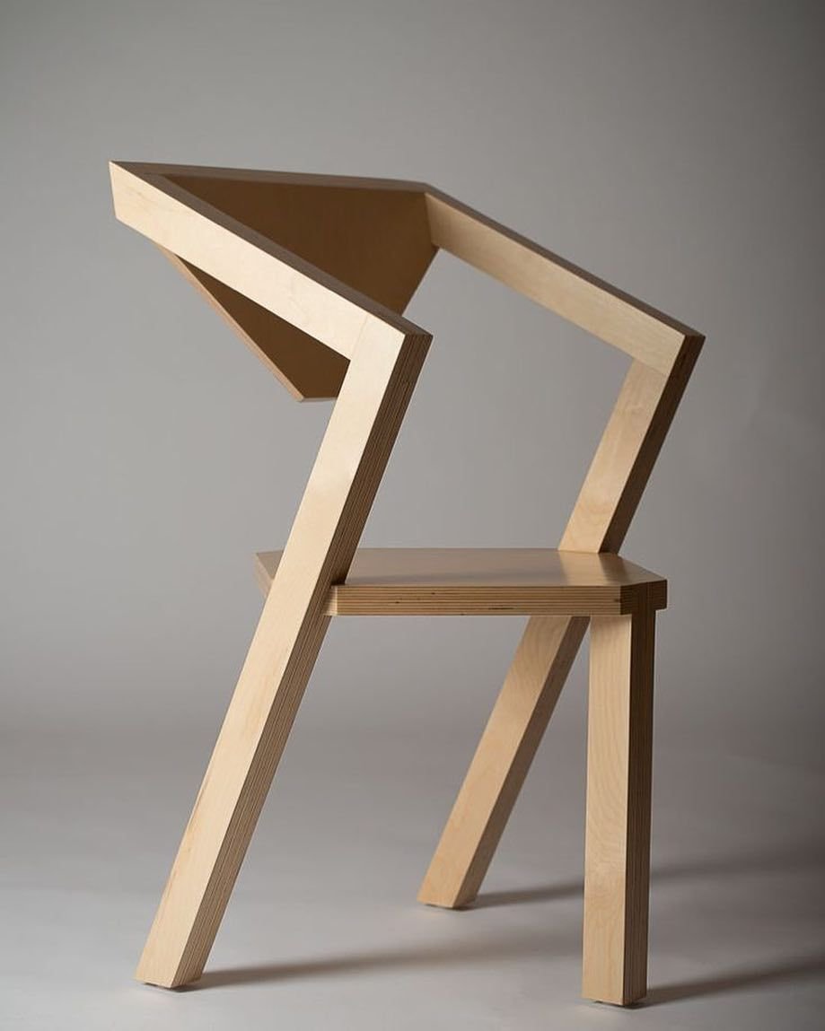 Необычные деревянные стулья
