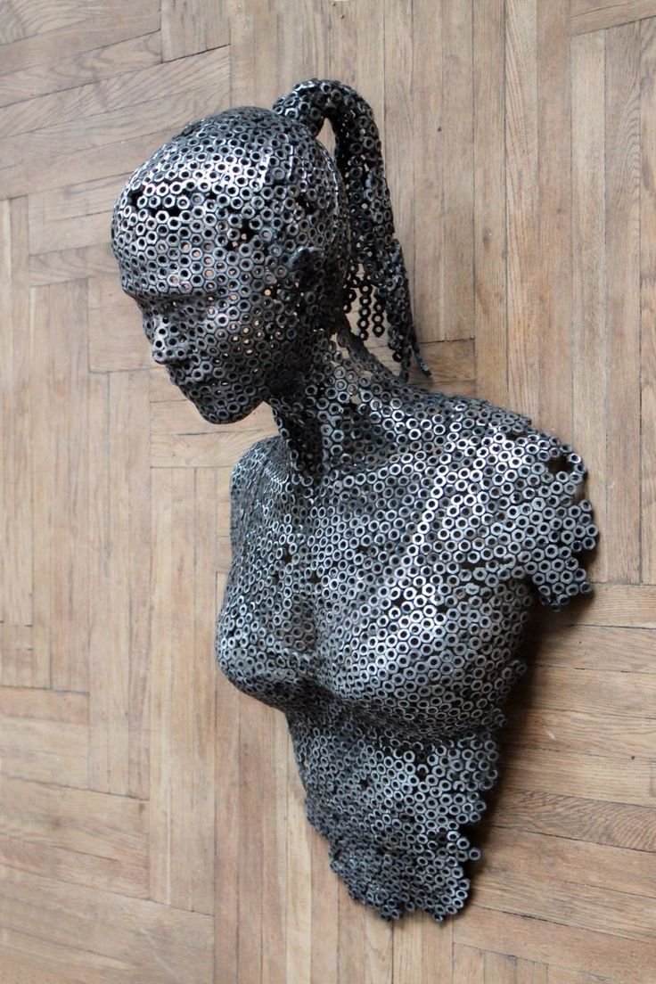 Бюст из гаек