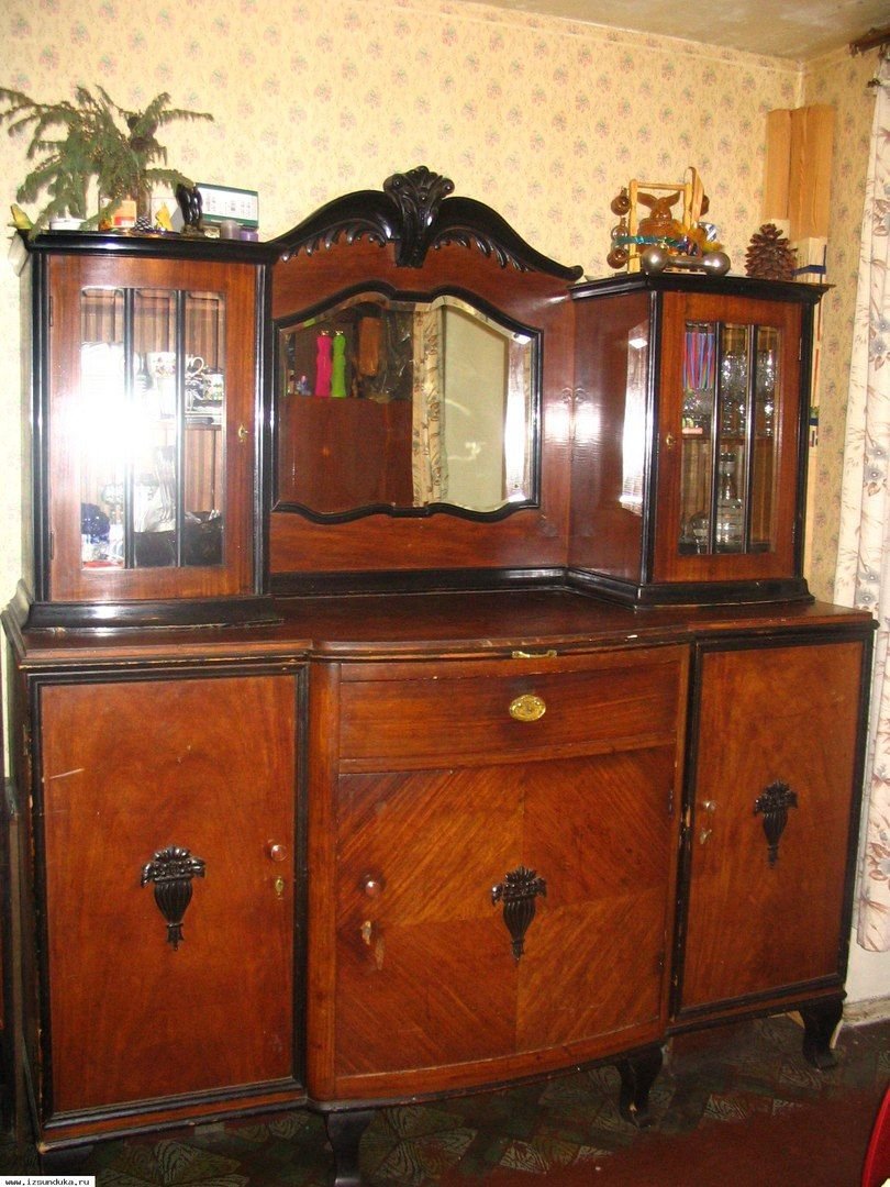 Советский сервант