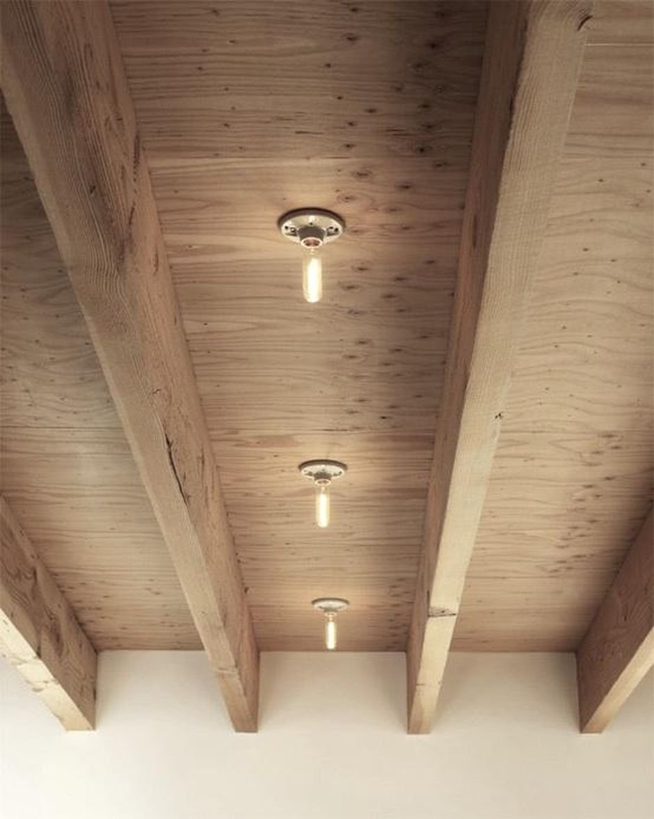 Потолок в деревянном доме
