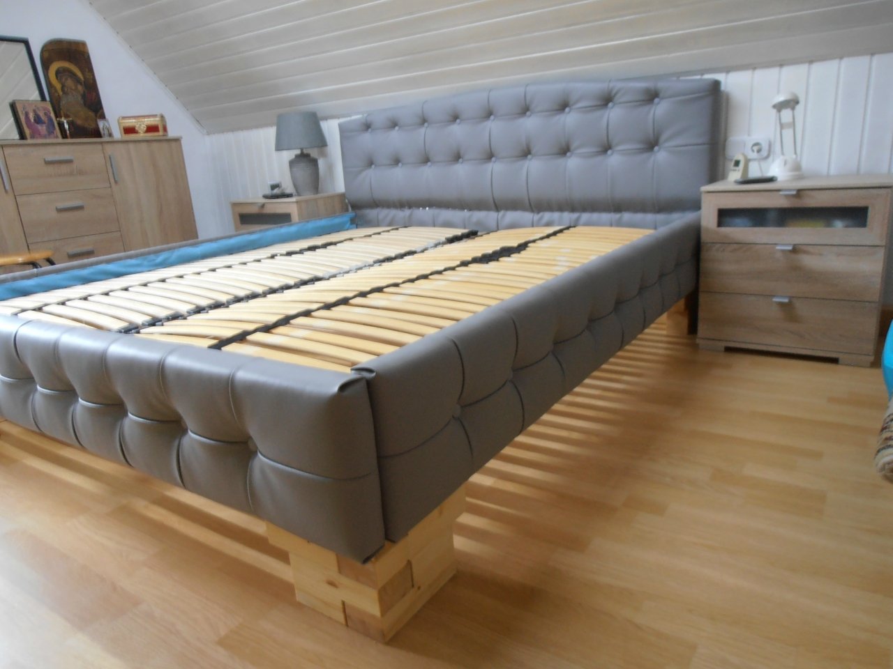 деревянный или металлический каркас для дивана