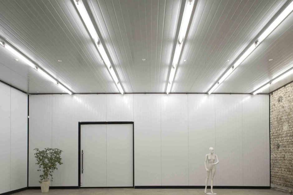 Офис из сэндвич панелей внутри помещения