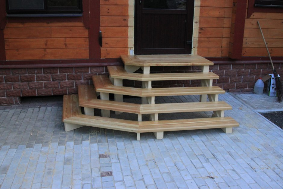 Ступеньки для крыльца из дерева