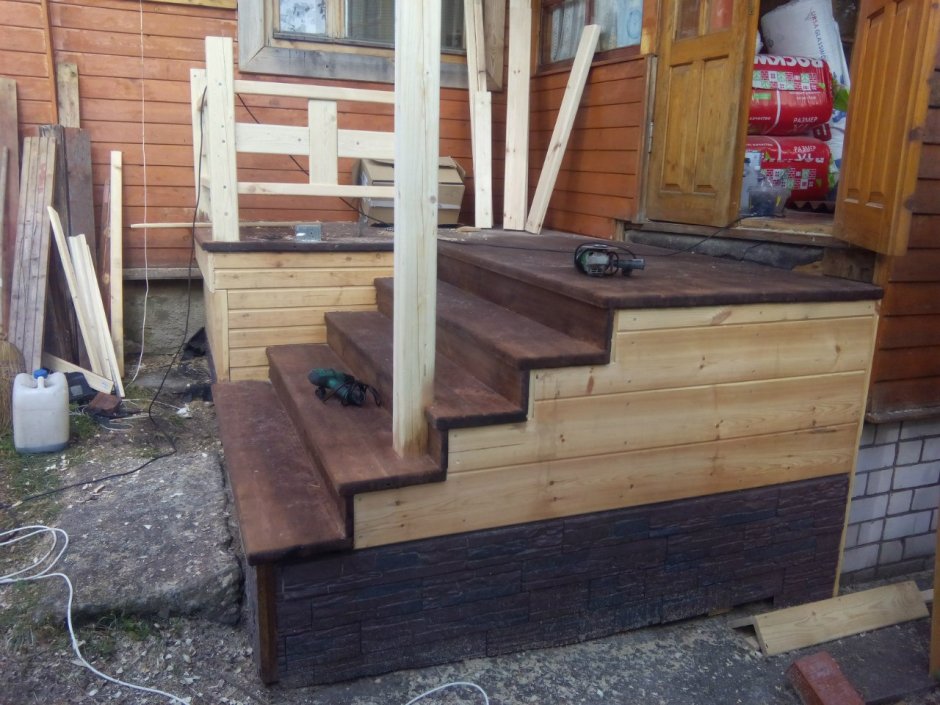 Ступеньки на даче