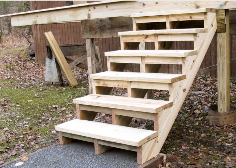 Деревянные ступеньки для крыльца