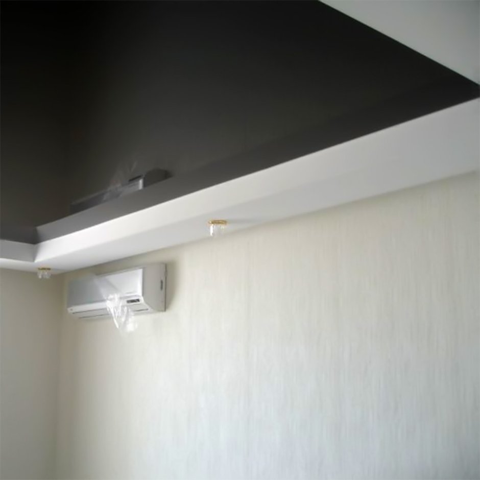 Черный глянцевый натяжной потолок