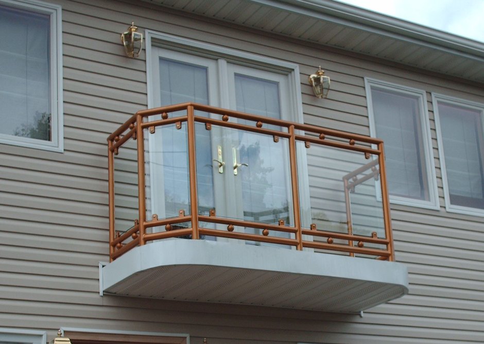 Облицовка балкона снаружи в частном доме
