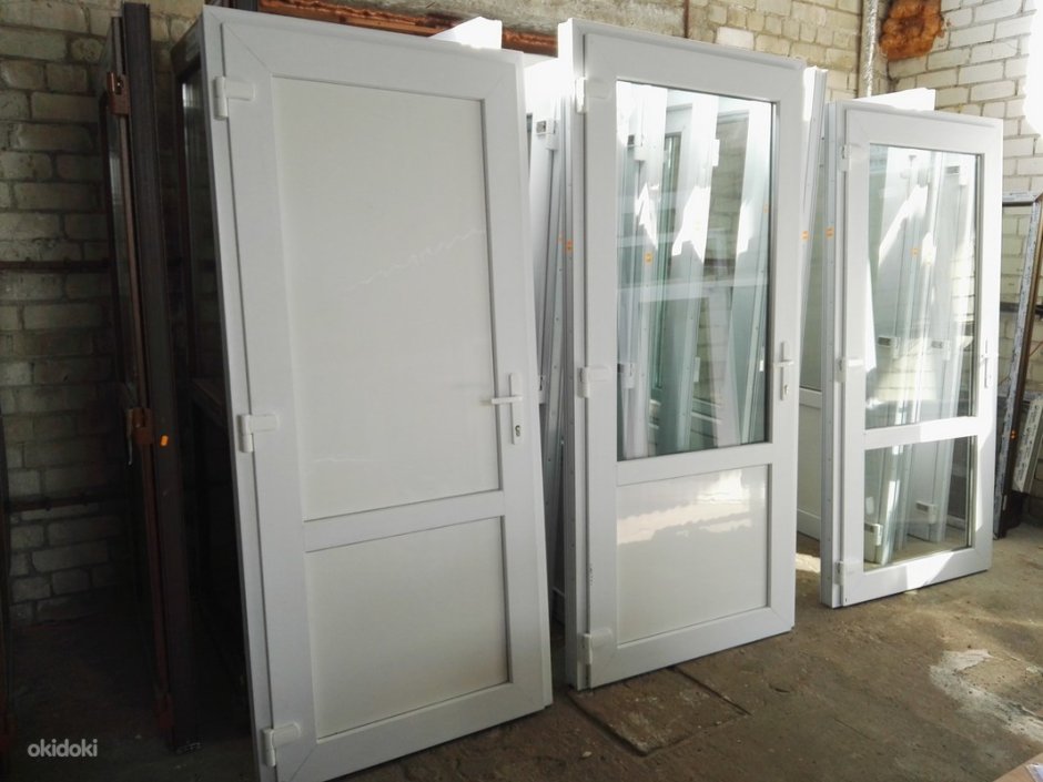 Дверь ПВХ входная 1300х2100 ВХС