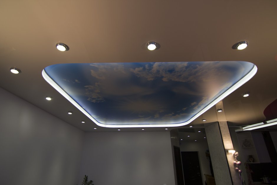 Подвесной потолок с фотопечатью и подсветкой