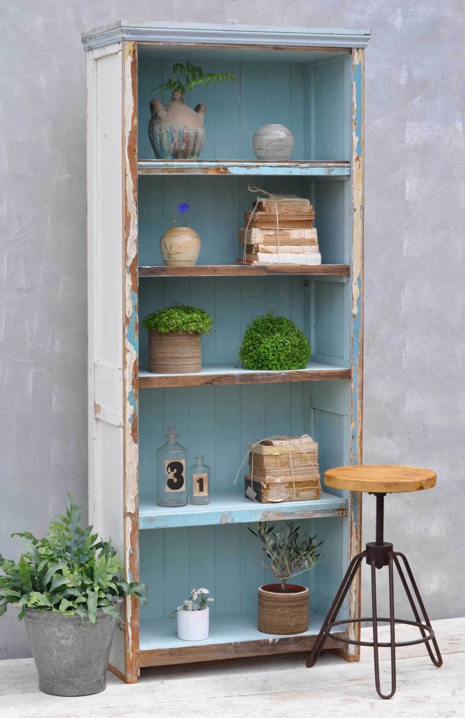 Деревянный стеллаж крашенный