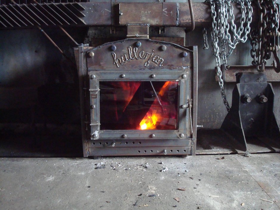 Камин из кварцевого агломерата