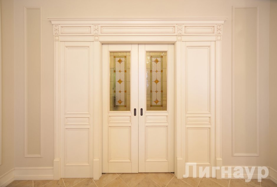 Межкомнатные двойные откатные двери в классическом стиле
