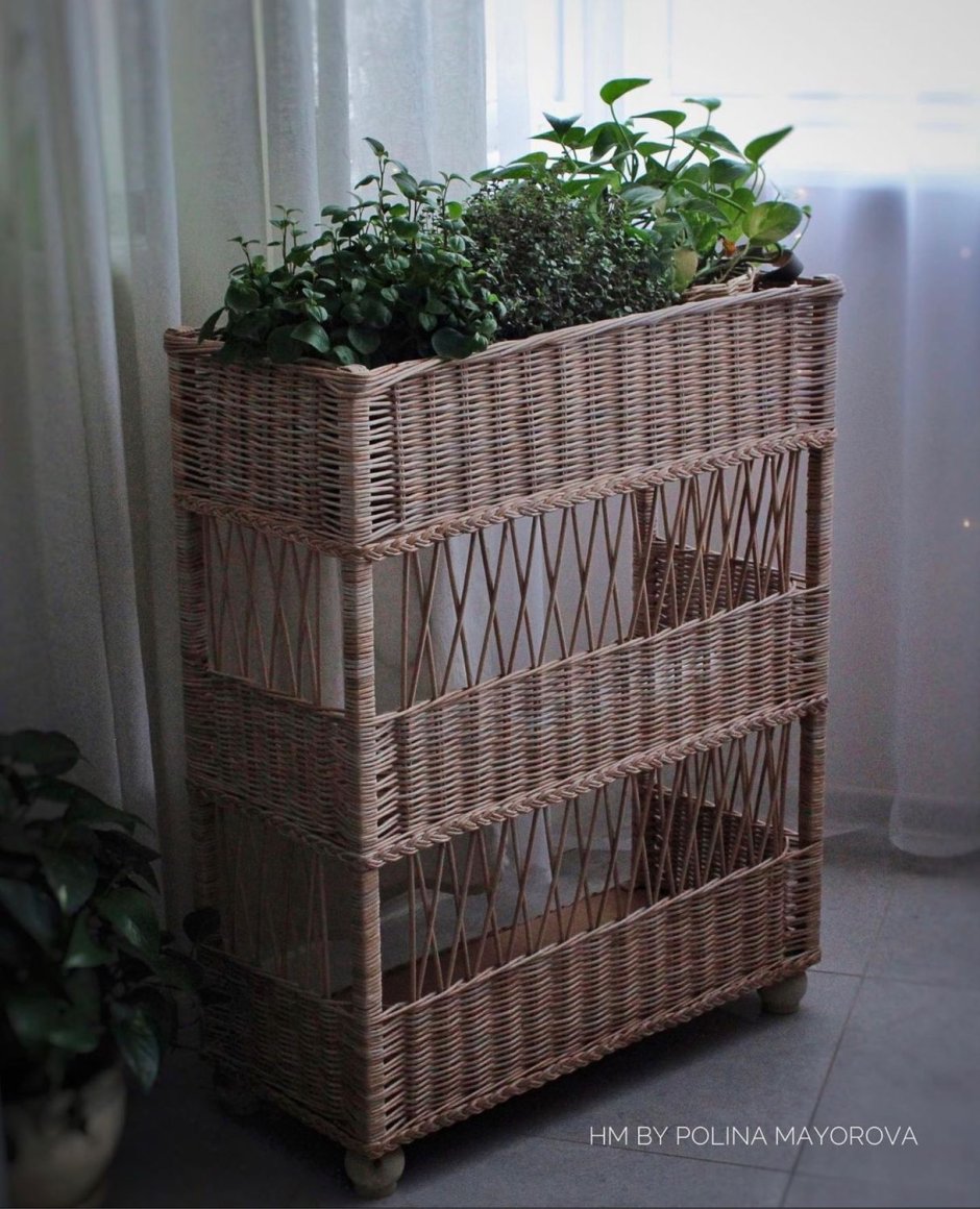 Мебель из лозы стеллаж