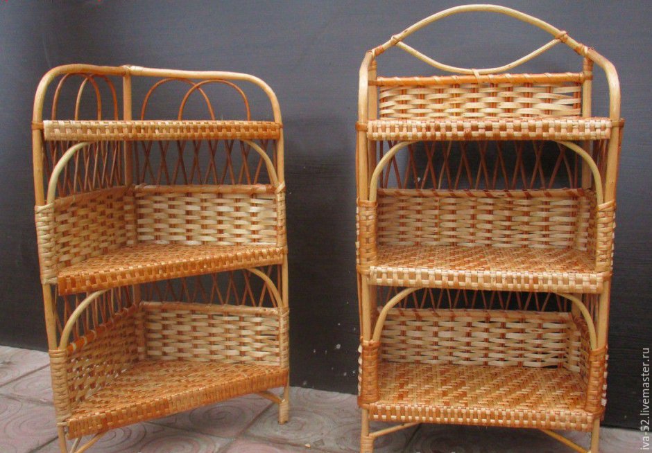 Плетеные корзины в интерьере гостиной