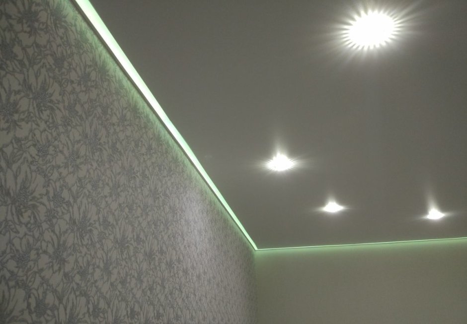 Светодиодный потолок в ванную