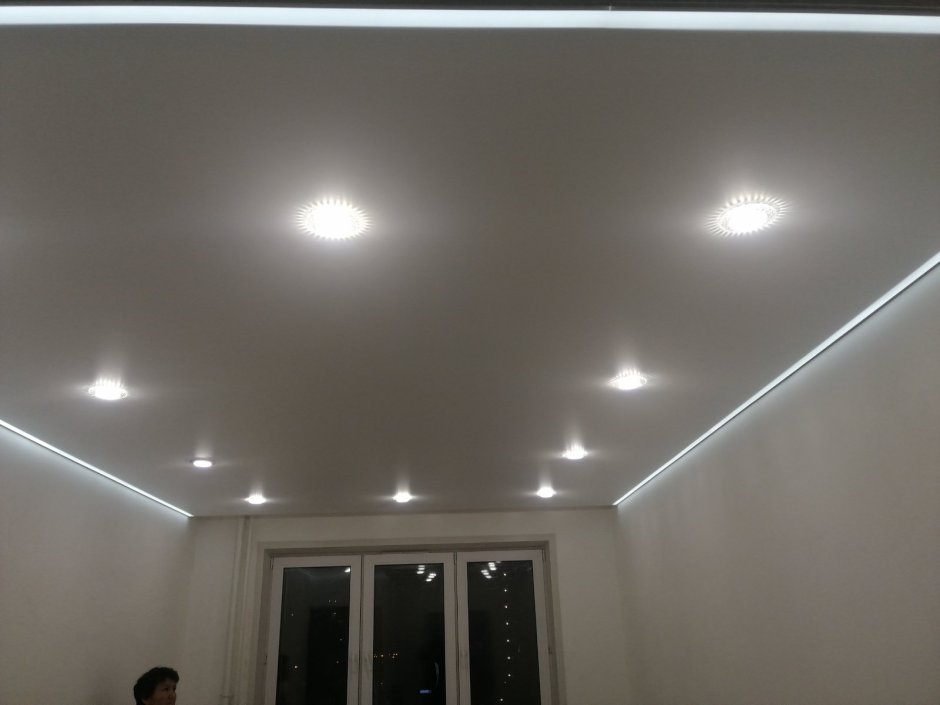 Натяжной потолок с контурной подсветкой натяжные потолки заказать