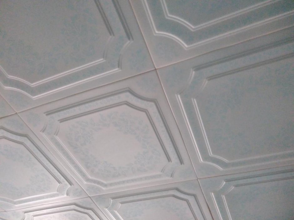 Плитка потолочная из пенопласта голубая