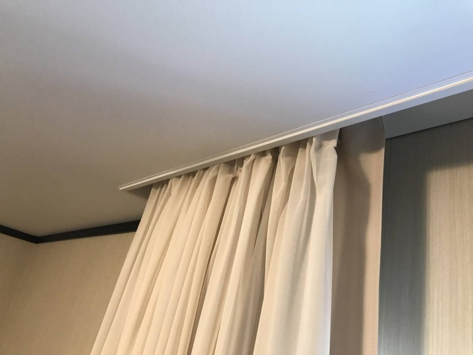 Современные гардины для штор под натяжной потолок