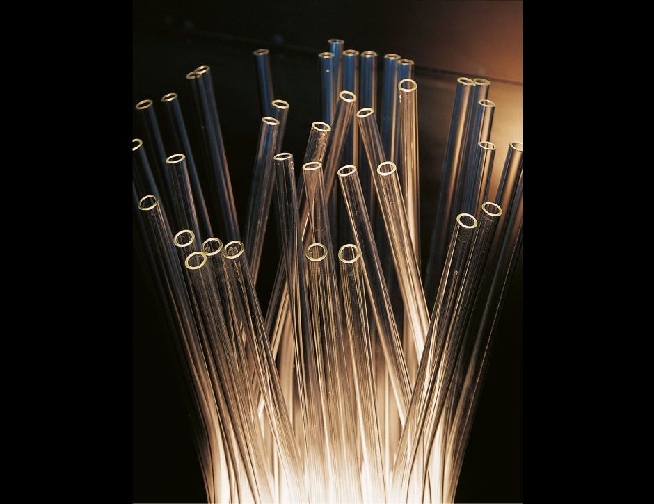 Люстра из стеклянных трубок