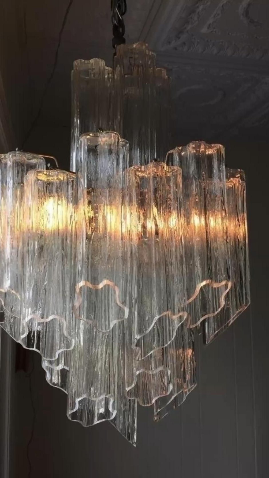 Люстра из стеклянных трубок