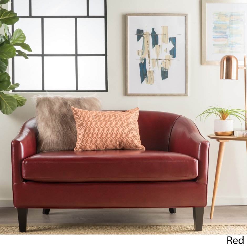 Громоздкий диван