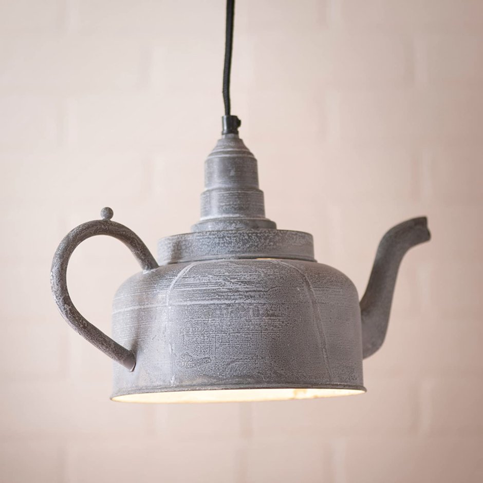 Настольная лампа из чашек