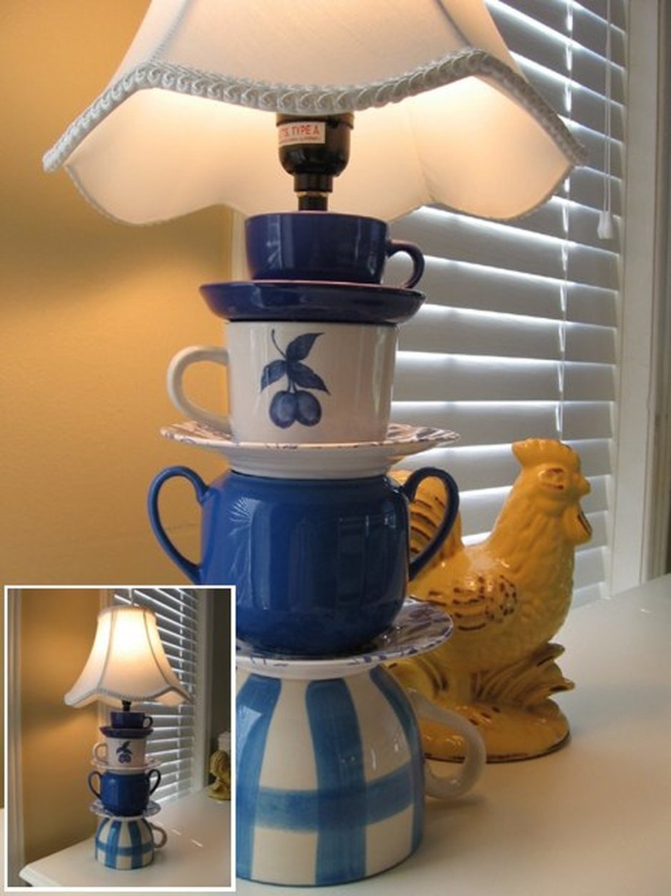 Люстра с чашками и блюдцами