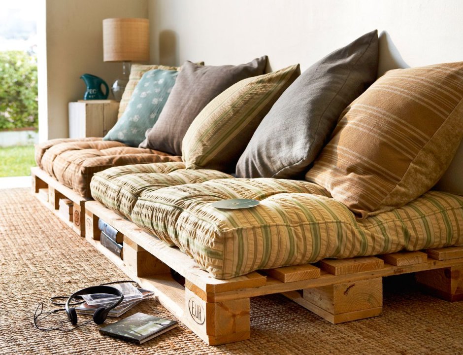 Деревянные паллеты в интерьере