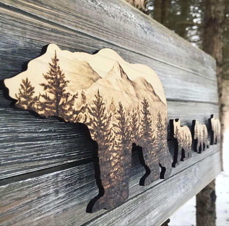 Панно медведь из дерева