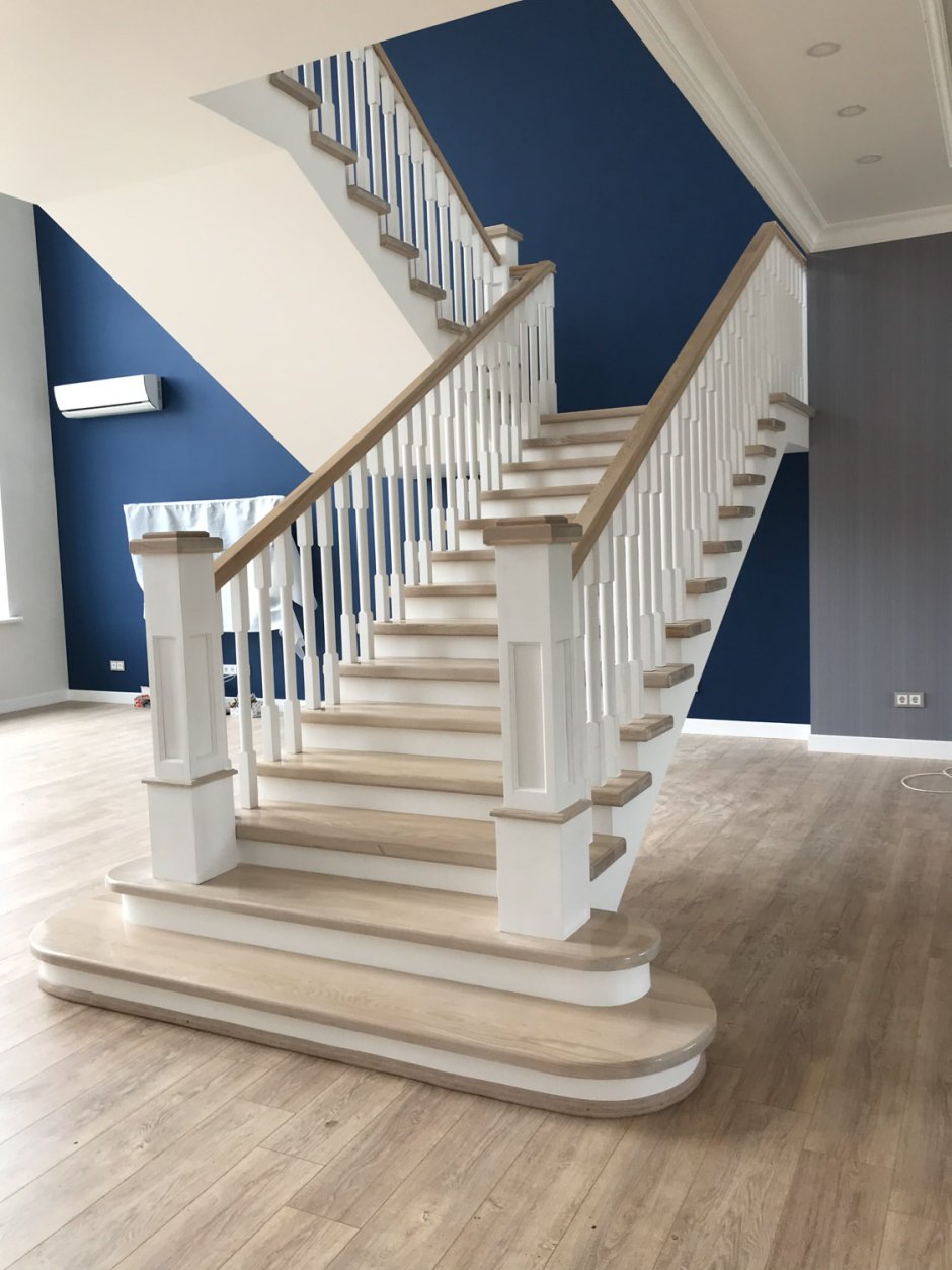 Шпонированная лестница