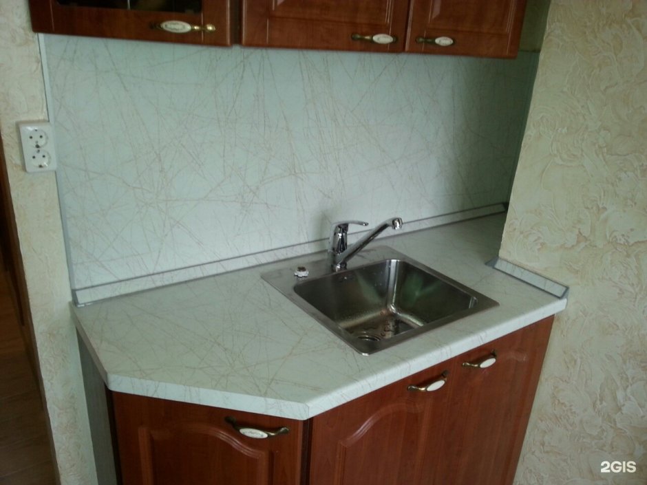 Скошенная столешница