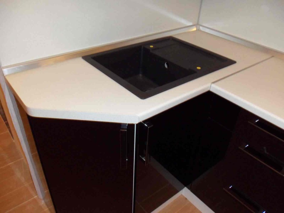 Угловая столешница для кухни