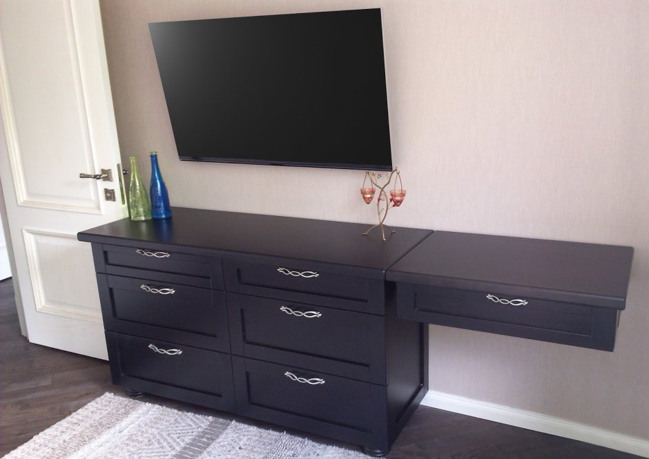 Стол совмещенный с комодом под телевизор