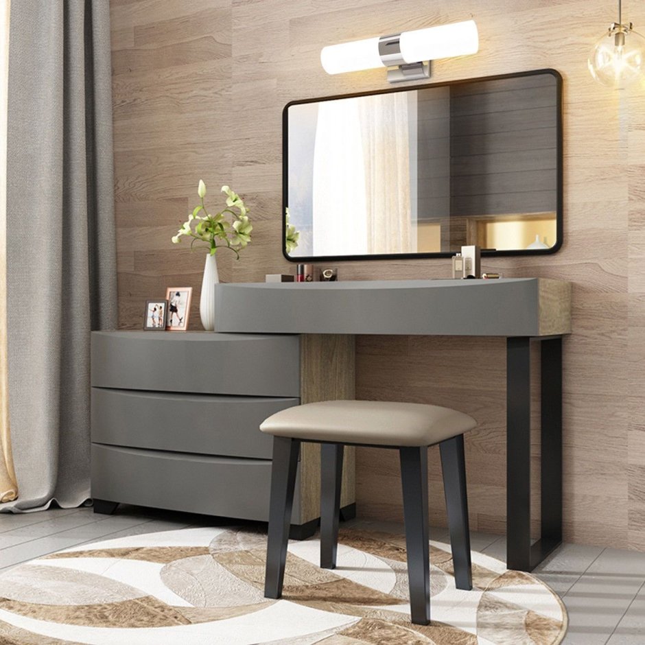 Туалетный столик