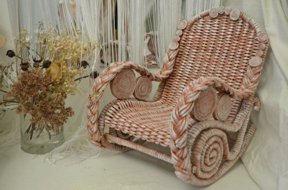 Плетеная мебель из газетных трубочек