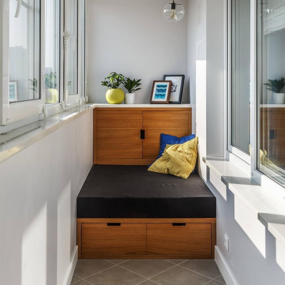 Выдвижной диван на балкон