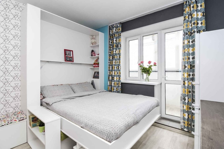 Кровать на балконе