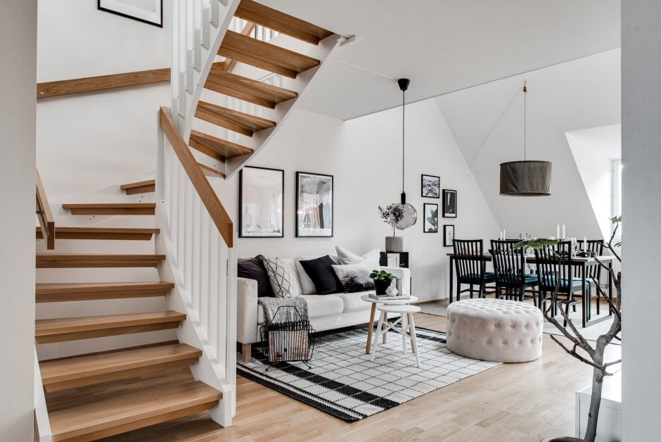 Белая лестница